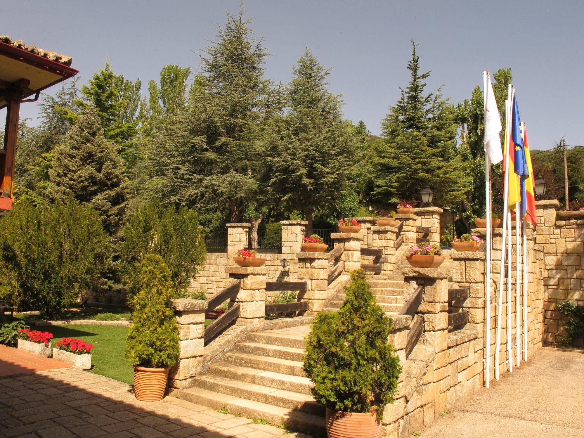 Hotel Rural Spa & Wellness Hacienda Los Robles Navacerrada Exterior foto