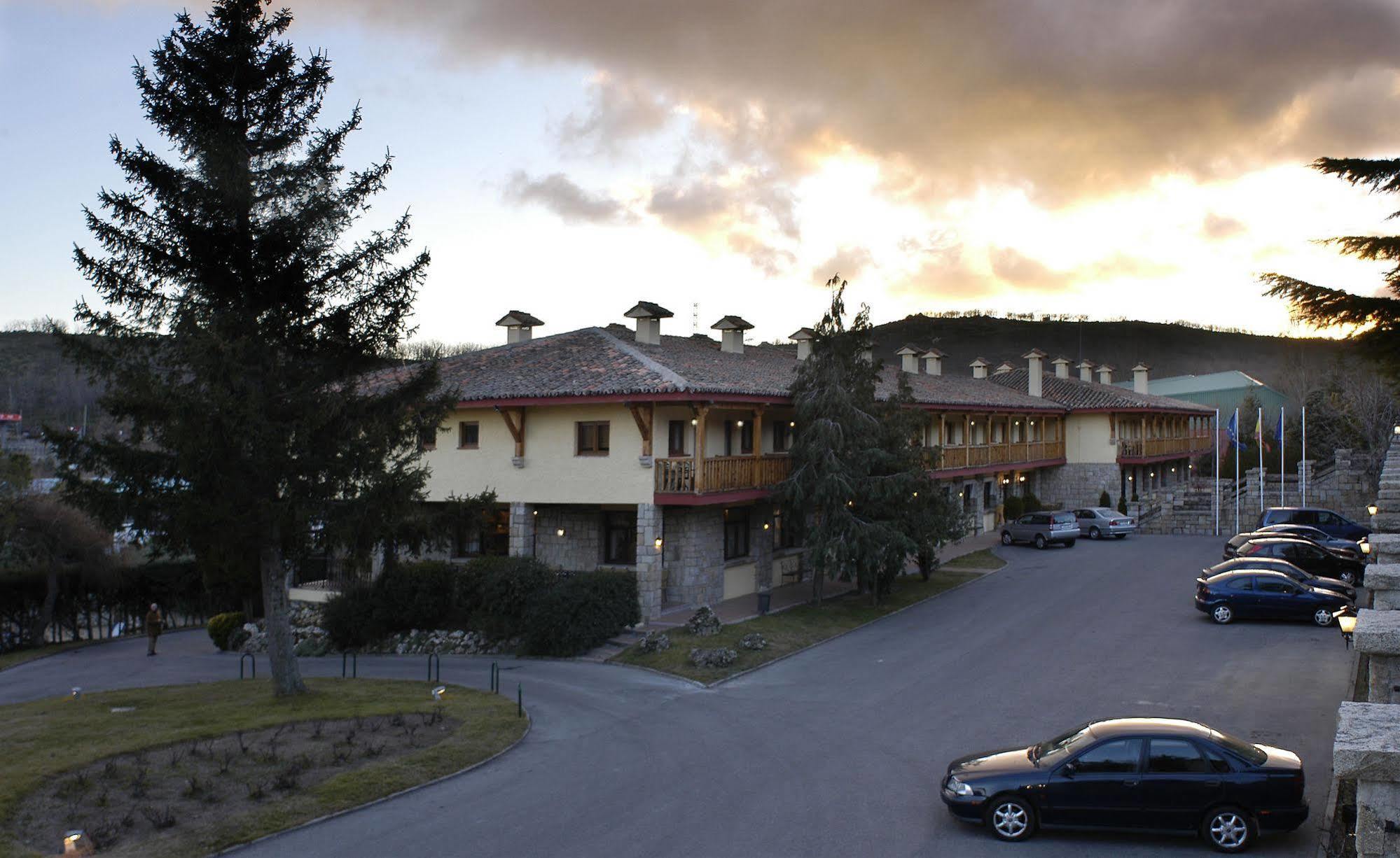 Hotel Rural Spa & Wellness Hacienda Los Robles Navacerrada Exterior foto
